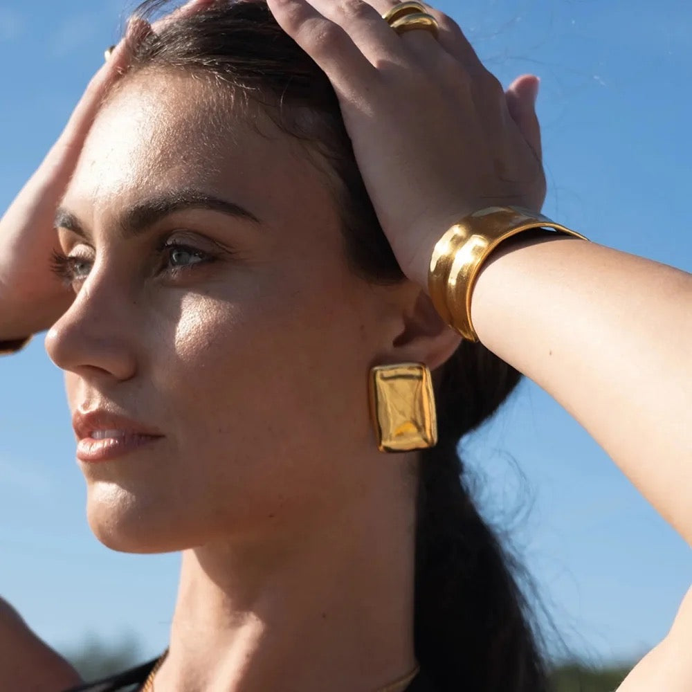 Gold Kendall earrings