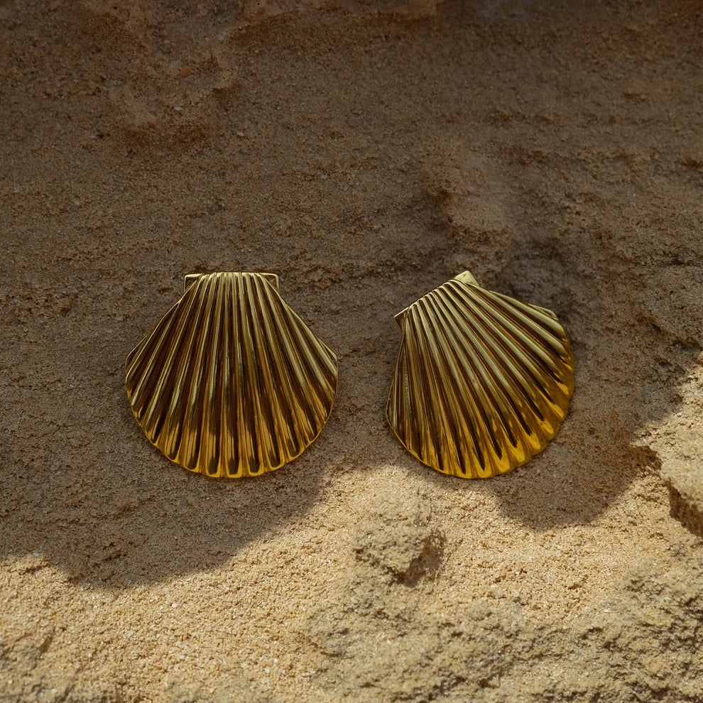 Oyster earring