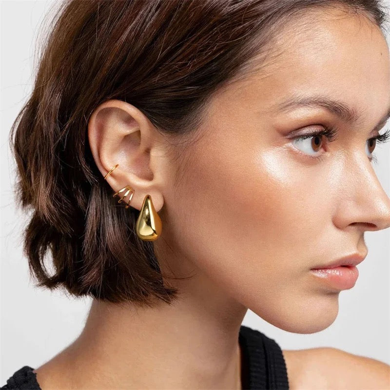 Gold drop earring