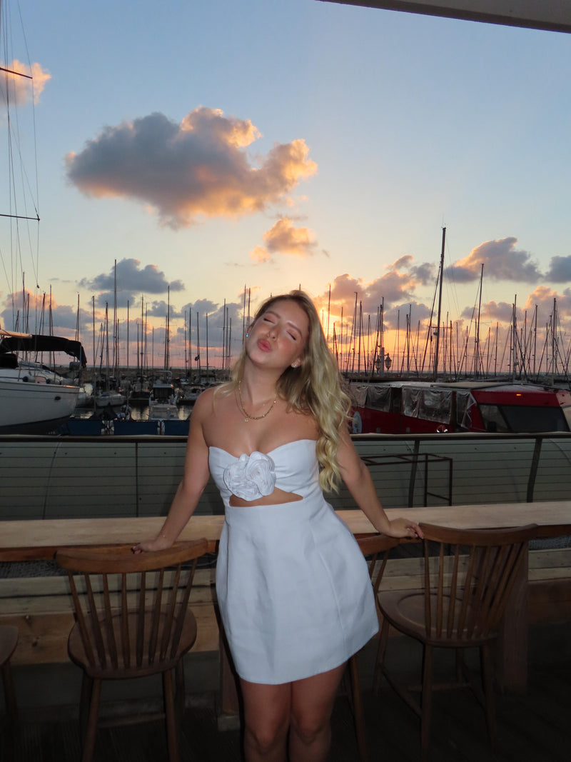 שמלת היילי לבנה